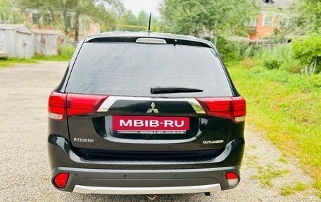 Mitsubishi Outlander III рестайлинг 3, 2015 год, 1 590 000 рублей, 7 фотография