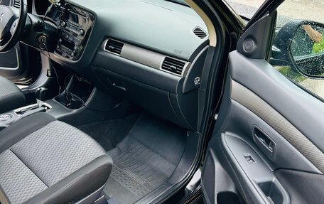 Mitsubishi Outlander III рестайлинг 3, 2015 год, 1 590 000 рублей, 15 фотография