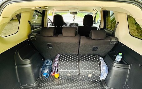 Mitsubishi Outlander III рестайлинг 3, 2015 год, 1 590 000 рублей, 17 фотография