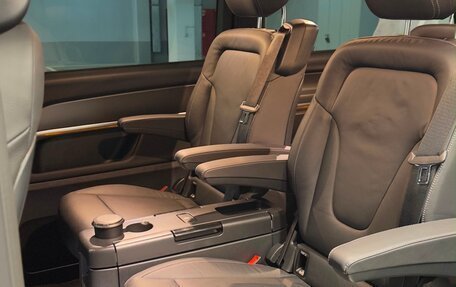 Mercedes-Benz V-Класс, 2023 год, 7 300 000 рублей, 8 фотография