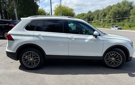 Volkswagen Tiguan II, 2018 год, 2 820 000 рублей, 9 фотография