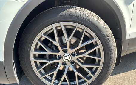 Volkswagen Tiguan II, 2018 год, 2 820 000 рублей, 10 фотография