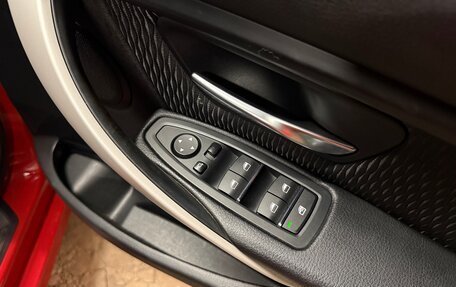 BMW 3 серия, 2018 год, 1 880 000 рублей, 18 фотография