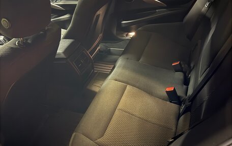 BMW 3 серия, 2018 год, 1 880 000 рублей, 19 фотография