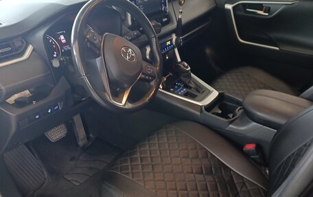 Toyota RAV4, 2020 год, 3 060 000 рублей, 5 фотография