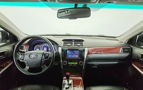 Toyota Camry, 2014 год, 1 620 000 рублей, 10 фотография