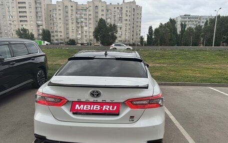 Toyota Camry, 2021 год, 3 490 000 рублей, 3 фотография
