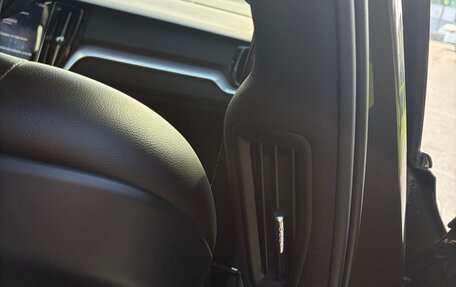 Volvo V60 Cross Country II, 2019 год, 2 800 000 рублей, 24 фотография