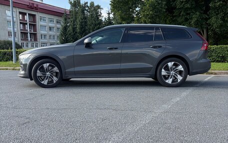 Volvo V60 Cross Country II, 2019 год, 2 800 000 рублей, 35 фотография