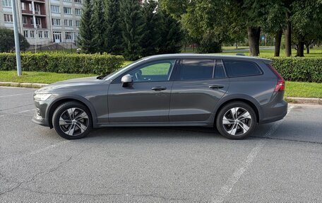 Volvo V60 Cross Country II, 2019 год, 2 800 000 рублей, 34 фотография