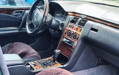Mercedes-Benz E-Класс, 1998 год, 575 000 рублей, 3 фотография