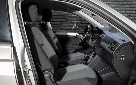 Volkswagen Tiguan II, 2020 год, 2 400 000 рублей, 11 фотография