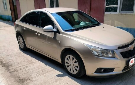 Chevrolet Cruze II, 2010 год, 800 000 рублей, 2 фотография