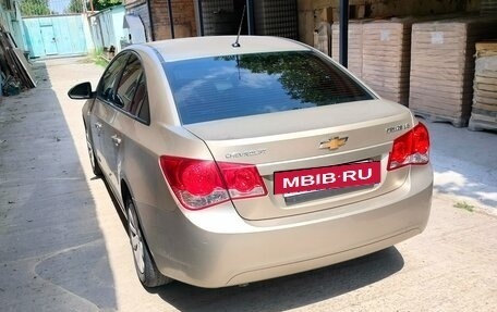 Chevrolet Cruze II, 2010 год, 800 000 рублей, 5 фотография