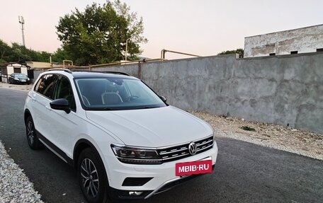 Volkswagen Tiguan II, 2019 год, 2 790 000 рублей, 2 фотография