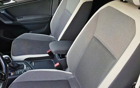 Volkswagen Tiguan II, 2019 год, 2 790 000 рублей, 17 фотография
