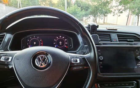 Volkswagen Tiguan II, 2019 год, 2 790 000 рублей, 21 фотография