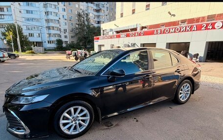 Toyota Camry, 2021 год, 2 300 000 рублей, 2 фотография