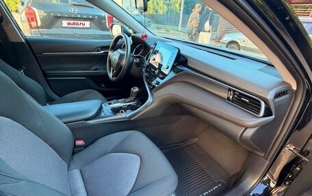 Toyota Camry, 2021 год, 2 300 000 рублей, 6 фотография