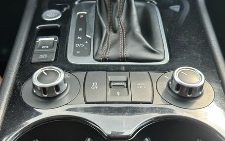 Volkswagen Touareg III, 2014 год, 2 990 000 рублей, 32 фотография