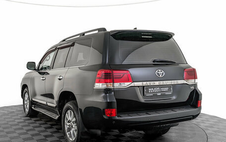 Toyota Land Cruiser 200, 2017 год, 5 950 000 рублей, 7 фотография