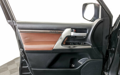 Toyota Land Cruiser 200, 2017 год, 5 950 000 рублей, 20 фотография