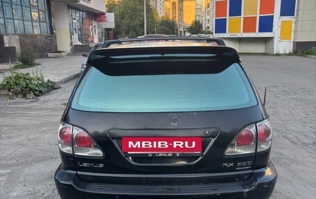Lexus RX IV рестайлинг, 2001 год, 610 000 рублей, 10 фотография