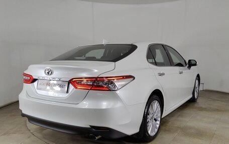 Toyota Camry, 2018 год, 2 699 000 рублей, 6 фотография
