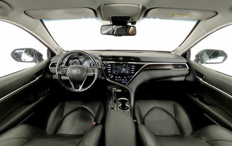 Toyota Camry, 2018 год, 2 699 000 рублей, 9 фотография
