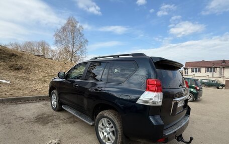Toyota Land Cruiser Prado 150 рестайлинг 2, 2010 год, 2 500 000 рублей, 3 фотография