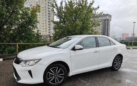 Toyota Camry, 2017 год, 2 300 000 рублей, 3 фотография