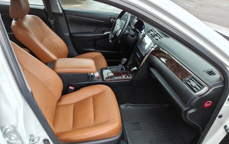 Toyota Camry, 2017 год, 2 300 000 рублей, 10 фотография