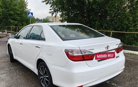 Toyota Camry, 2017 год, 2 300 000 рублей, 4 фотография