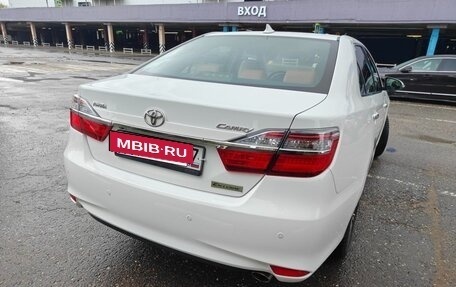 Toyota Camry, 2017 год, 2 300 000 рублей, 7 фотография