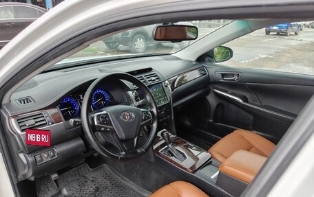 Toyota Camry, 2017 год, 2 300 000 рублей, 9 фотография