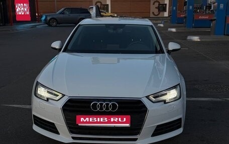 Audi A4, 2018 год, 2 000 000 рублей, 4 фотография