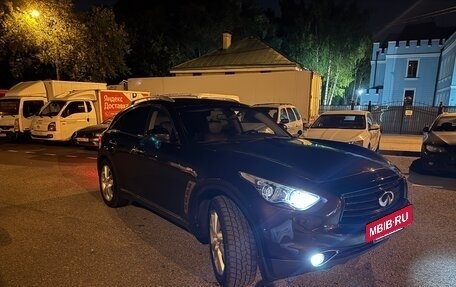 Infiniti QX70, 2013 год, 2 150 000 рублей, 9 фотография