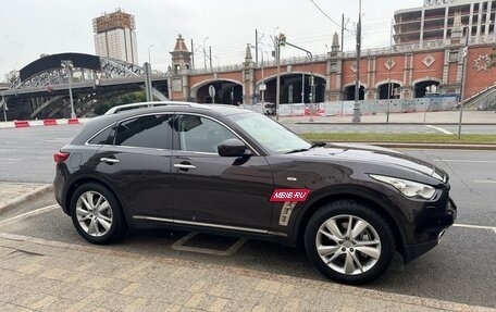 Infiniti QX70, 2013 год, 2 150 000 рублей, 6 фотография