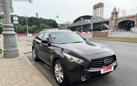 Infiniti QX70, 2013 год, 2 150 000 рублей, 2 фотография