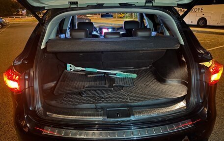 Infiniti QX70, 2013 год, 2 150 000 рублей, 16 фотография