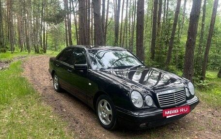 Mercedes-Benz E-Класс, 1998 год, 495 000 рублей, 3 фотография