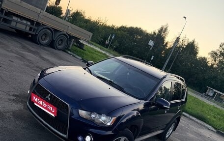 Mitsubishi Outlander III рестайлинг 3, 2012 год, 980 000 рублей, 3 фотография