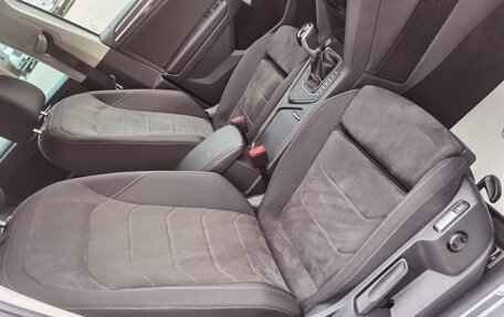 Volkswagen Tiguan II, 2023 год, 3 250 000 рублей, 29 фотография