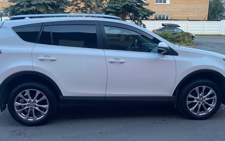 Toyota RAV4, 2016 год, 2 450 000 рублей, 3 фотография