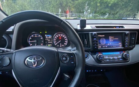 Toyota RAV4, 2016 год, 2 450 000 рублей, 9 фотография