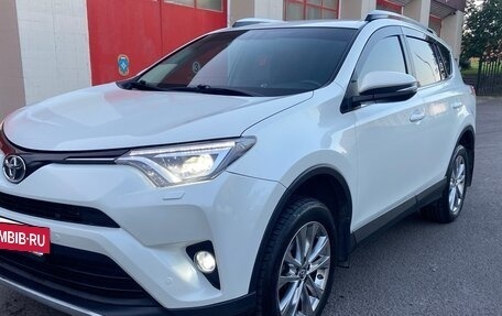 Toyota RAV4, 2016 год, 2 450 000 рублей, 6 фотография