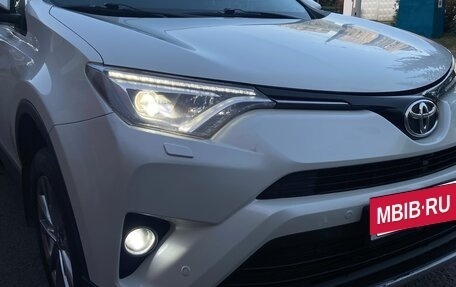 Toyota RAV4, 2016 год, 2 450 000 рублей, 7 фотография