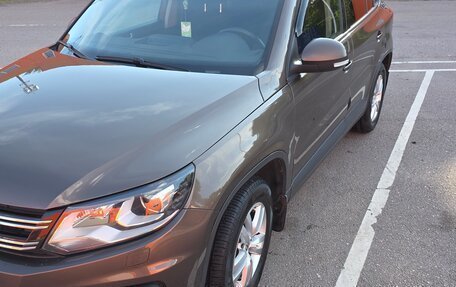 Volkswagen Tiguan I, 2015 год, 1 399 999 рублей, 2 фотография