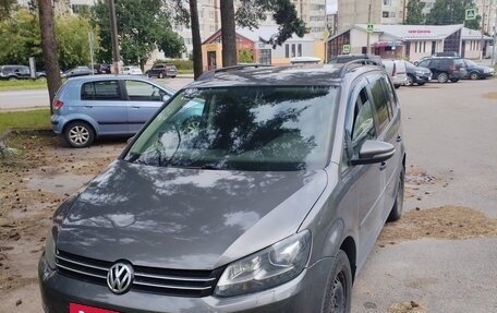 Volkswagen Touran III, 2012 год, 580 000 рублей, 3 фотография