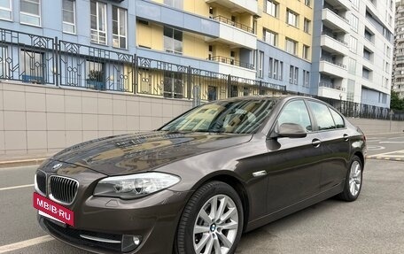 BMW 5 серия, 2010 год, 2 100 000 рублей, 2 фотография
